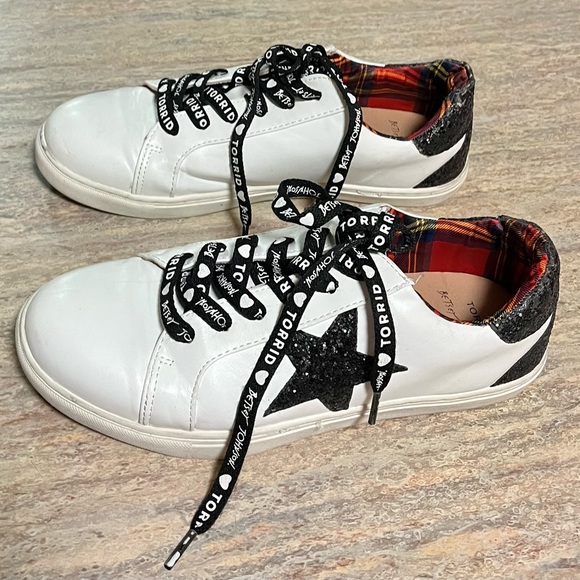 Torrid ♥️Betsey Johnson T Remy sneakers - Picture 3 of 16